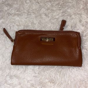 Tahari wallet